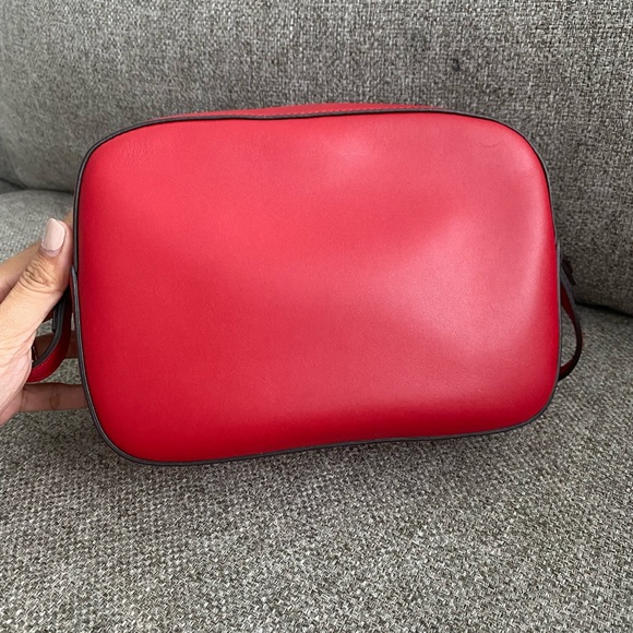 ✨✨Gucci Bee Web Camera Bag✨✨ - Picture 3 of 16